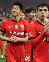 kaiyun-输掉德比他们依然不离不弃 海港球迷这一幕令人动容|上海海港|上海申花足球俱乐部|穆斯卡特|蒋光太|球员_新浪体育_新浪新闻